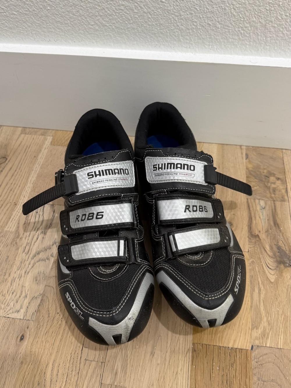 Great Condition Shimano Black & Silver Cycling Sneakers RD86 Style | 10.5 Men’s